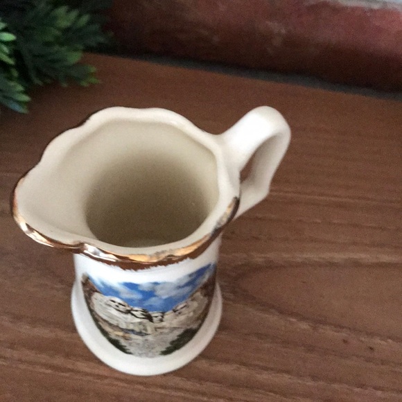 Rare Vintage Mount Rushmore Miniature Creamer - Picture 6 of 7